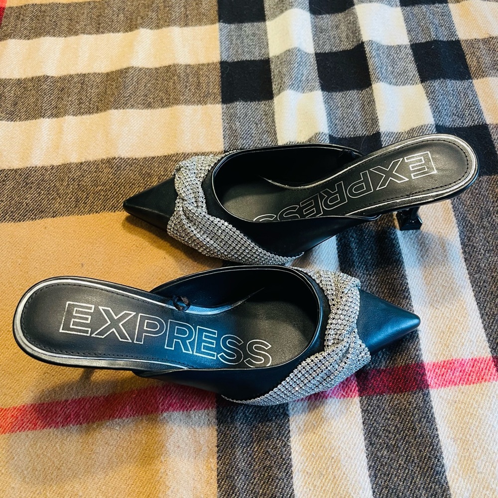 š¦ Express Women's Black and Silver Heels š¦ - Picture 5 of 6